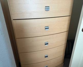 light colored wood dresser