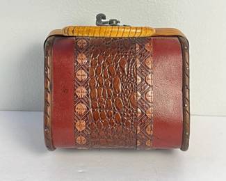 326 vintagedecorativewoodentrinketboxfa