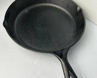 127 lodge1025inchcastironskillet