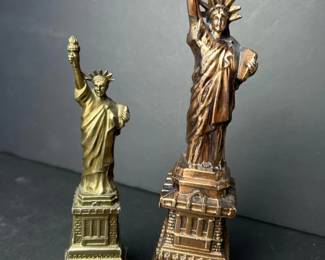 138 twovintagestatueoflibertyfigurines