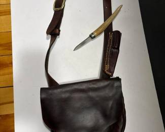 386 vintagehandmadeleatherhuntingbagwit
