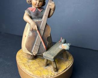 130 reugeswisswoodenmusicboxfigurinegi