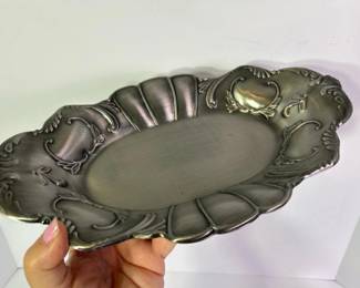 147 smallmetalovaltray