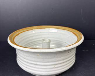 270 handmadeceramicbundtpanwithwhitesp