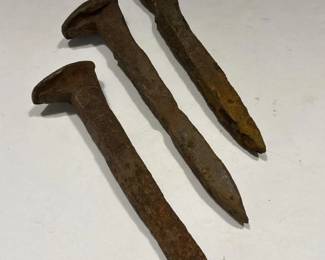 384 setof3antiquerailroadspikes