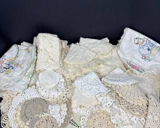 296 largelotofvintagehandmadecrochetdo