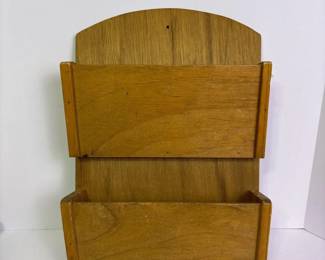 295 vintagewallmountedwoodenmailorganiz