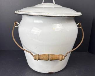 292 vintagewhiteenamelwarechamberpotwit