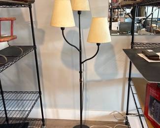322 3headblackmetalfloorlamp