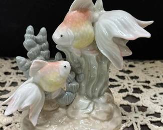 378 porcelaingoldfishfigurine
