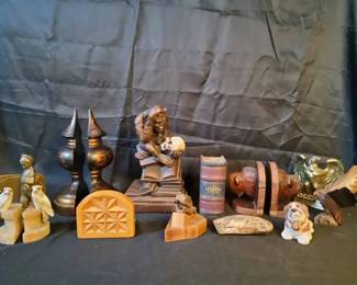 Mixed Lot of Vintage Bookends and Decorative Shelf Accents