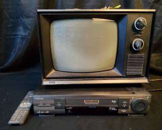 Entertainment Bundle Retro Sears TV Toshiba SVHS VCR