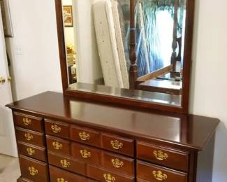 Havertys Dresser And Mirror Set