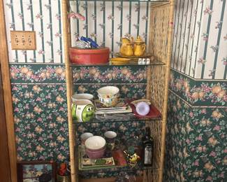 Cookie jars and kitchenwares / decor