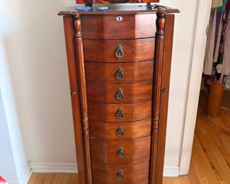 Standing jewelry cabinet