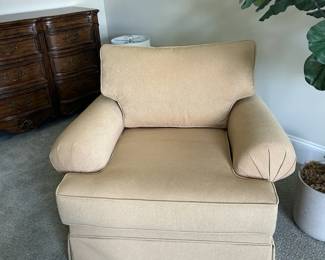 Taylor B Fine Upholstered Chair