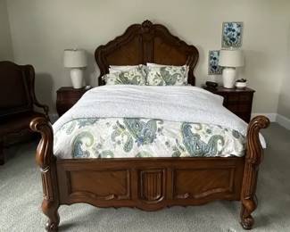 Pulaski Wood Queen FourPoster Bed Frame