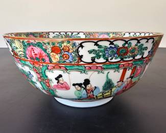 Lot #118 - Antique Chinese Rose Medallion Porcelain Bowl Hand Painted Floral and Figurine Design