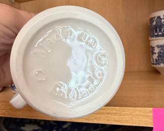 Churchill Blue Willow Pattern Mugs third image