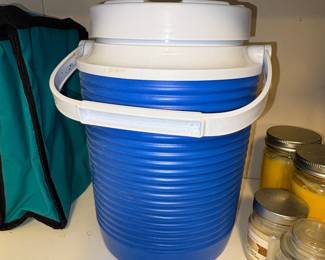Rubbermaid 1 Gallon Water Cooler Jug