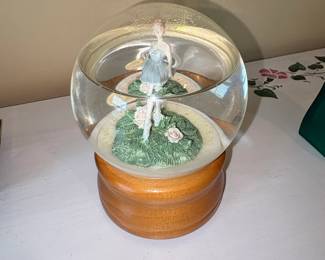 Ballerina Musical Snow Globe