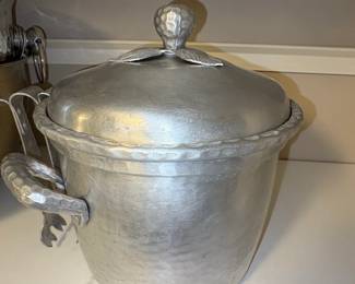 Everlast Hammered Aluminum Ice Bucket with Tongs second image