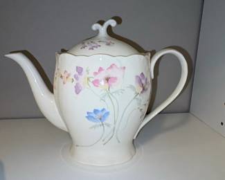 Mikasa Ivory Bone China Afternoon Tea Teapot