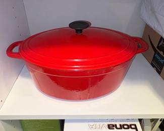 Staub Cast Iron Oval Dutch Oven Quart
