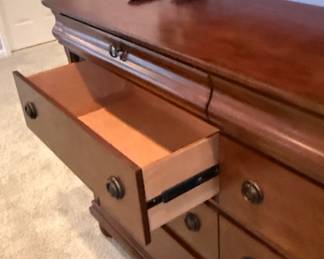 Liberty Furniture Industries Dresser third image