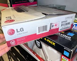 LG DP DVD Player second image
