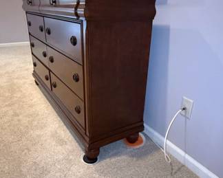 Liberty Furniture Industries Dresser fifth image