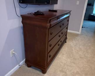 Liberty Furniture Industries Dresser