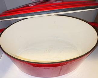 Staub Cast Iron Oval Dutch Oven 7 Quart