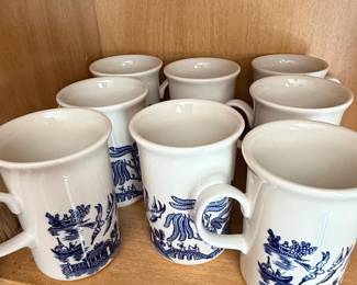 Churchill Blue Willow Pattern Mugs fourth image