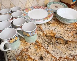 Corelle Watercolors Floral Pattern Ceramic Dinnerware Set