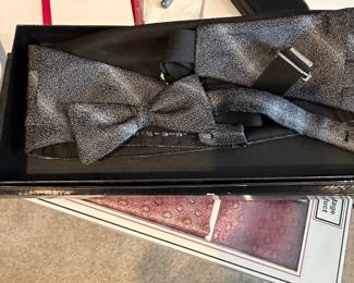 Textured Gray Silver Speckled Bow Tie and Burgundy Paisley Pocket Square Set