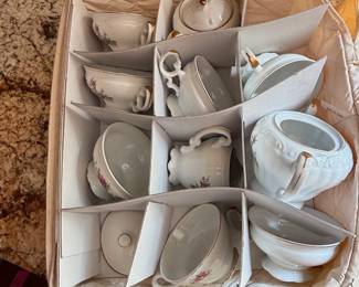 Moss Rose Pattern Porcelain Tea Set and Dinnerware Made in Japan fifth image
