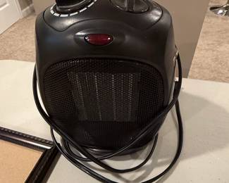 BLACK DECKER Ceramic Heater with Thermostat