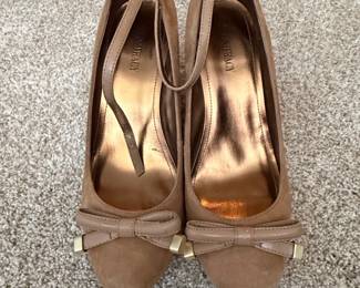 Ellen Tracy Womens Suede Bow Ankle Strap Heels