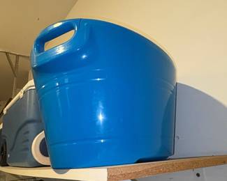 Igloo Coolers Blue Beverage Cooler with Spigot