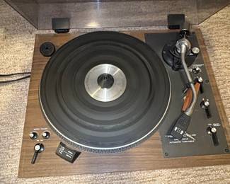 Realistic LAB-400 Automatic Turntable