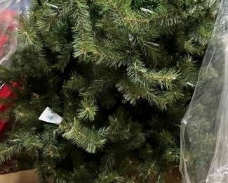Pre-lit Artificial Christmas Tree