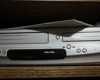 Sylvania VCR or DVD Combo Player