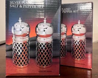 Silver Plated Salt & Pepper Set with Diamond Lattice Design
