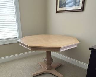 Octagonal Poker Table with Chairs