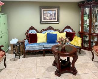 VINTAGE ITALIAN PROVINCIAL SOFA 