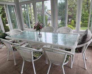 LIKE NEW WICKER TABLE & CHAIRS