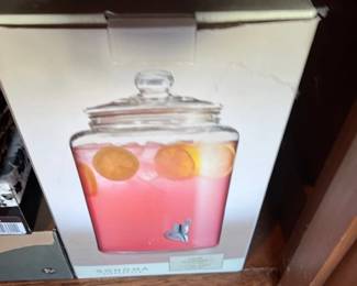 Beverage dispenser 