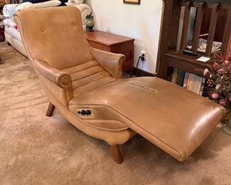 Vintage lounge/recliner. Reclining mechanism works. Heat/Massage does not.