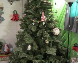 7ft Christmas tree no lights